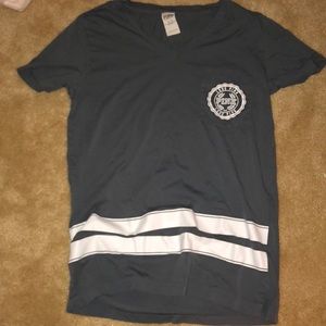 VS PINK v-neck t-shirt